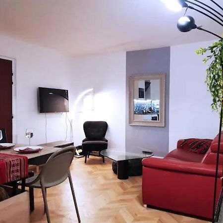 Pretty And Neat Bedroom In My Cosy Appartment. Puteaux Exterior photo