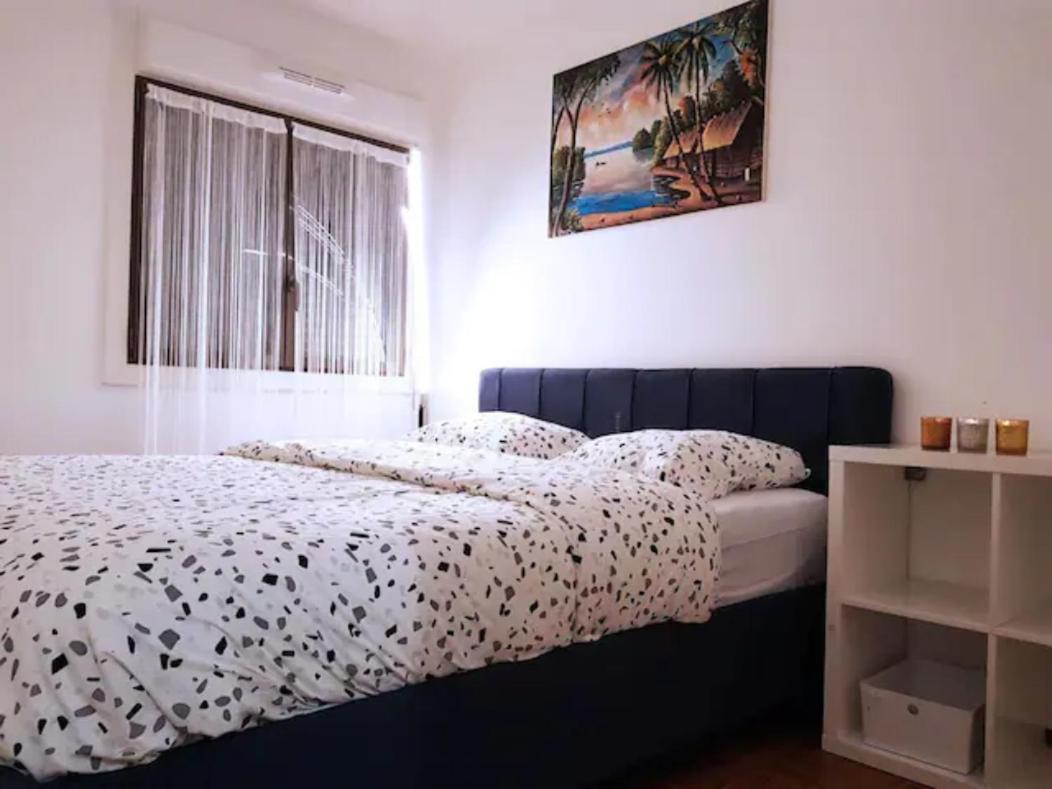 Pretty And Neat Bedroom In My Cosy Appartment. Puteaux Exterior photo