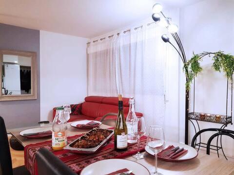 Pretty And Neat Bedroom In My Cosy Appartment. Puteaux Exterior photo